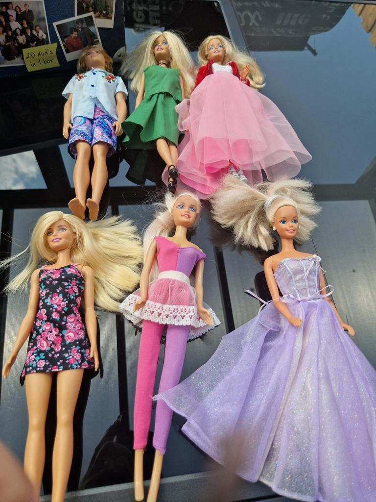 6 Barbie poppen, inclusief Ken en diverse outfits, Ophalen of Verzenden, Gebruikt, Barbie