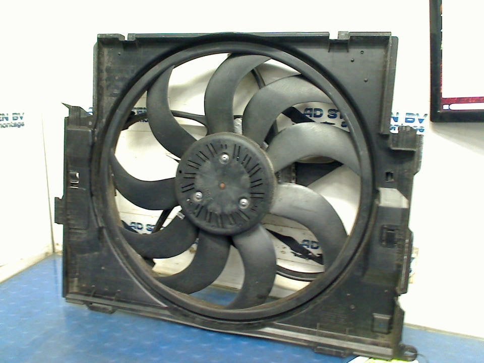 Ventilator BMW 1 serie (F20) (2015-07/2019-06) 864194702, Gebruikt, Petuelring 130, München 80809, , Duitsland, BMW, Bayerische Motoren Werke AG