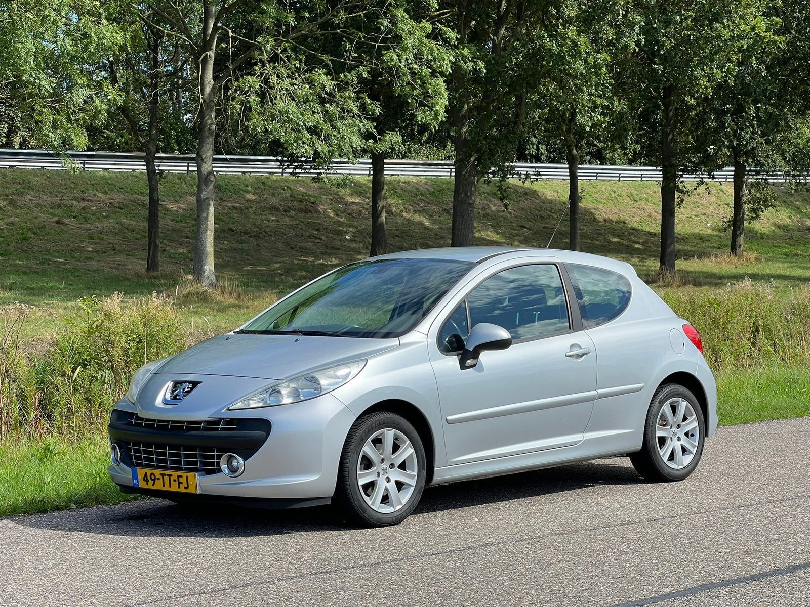 Peugeot 207 1.6 16V PACK 3DRS 2007 Grijsmetallic, Auto's, Voorwielaandrijving, 4 cilinders, 1188 kg, 1587 cc