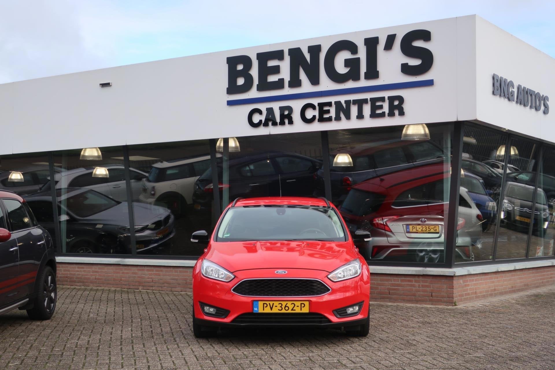 Ford Focus Wagon 1.5 Titanium CLIMA_GR-NAVI_AFN-TREKHAAK., Auto's, Stof, 4 cilinders, 150 pk, Handgeschakeld
