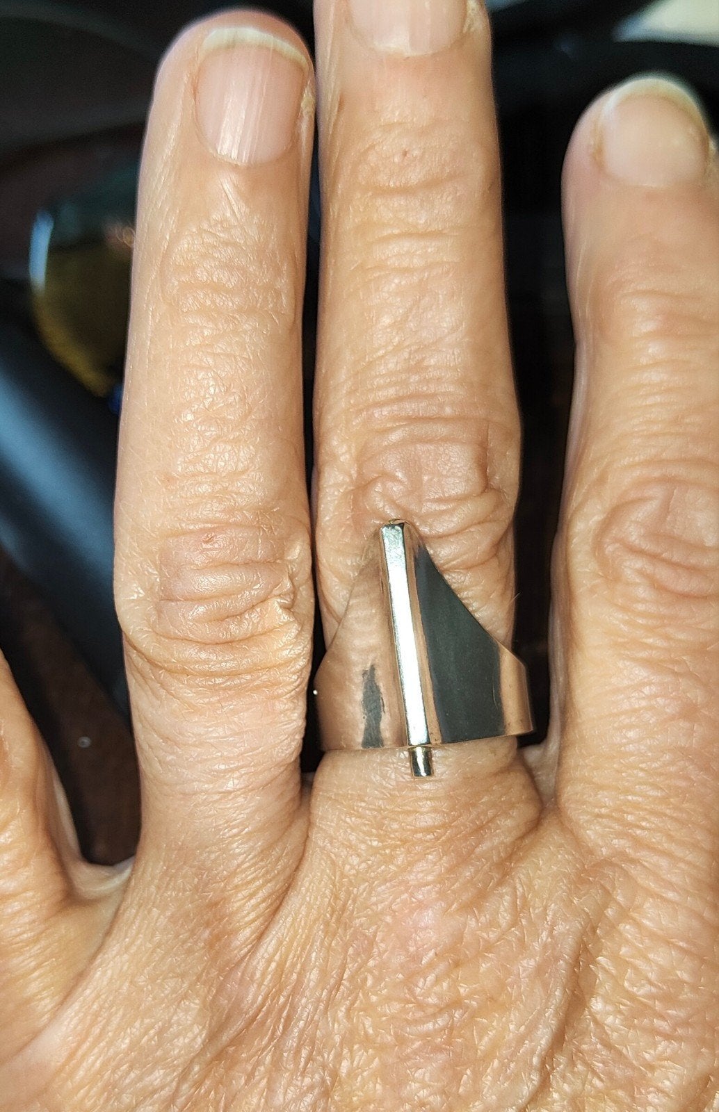 Aparte vintage zilveren ring is gemarkeerd met teken.
Mt 18., Sieraden, Tassen en Uiterlijk, Ringen, 18 tot 19, Ophalen of Verzenden