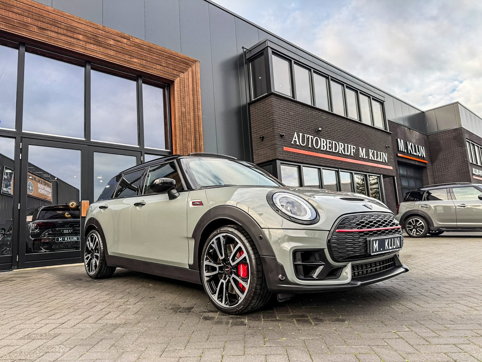 Mini Mini Clubman 2.0 JCW ALL4 John Cooper Works F1 aut 306p, Auto's, Gebruikt, 4 cilinders, Met garantie (alle), Verwarmde buitenspiegels