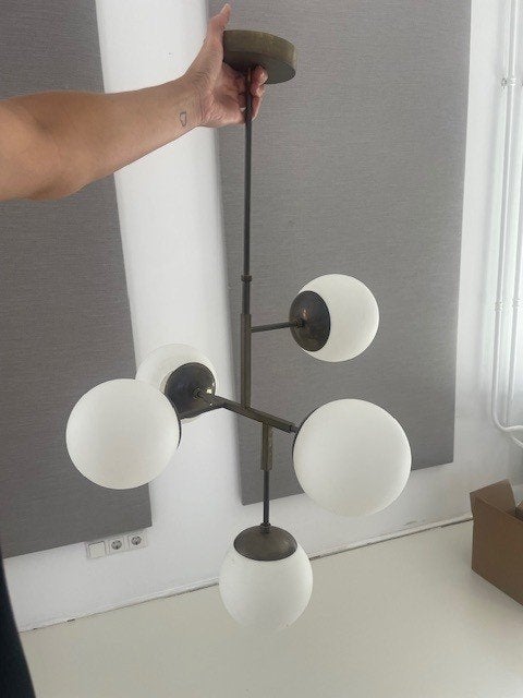 hanglamp brons messing lamp met mat witt glas bollen, Ophalen, Gebruikt, Glas, G9