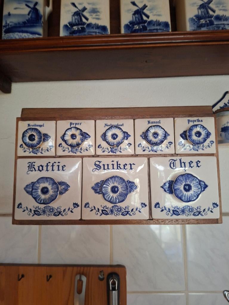 Kruidenkastje, Ophalen