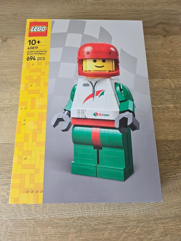 LEGO 40819 Scaled-Up Racing Driver Minifiguur NIEUW, Overige thema's, Lego, Nieuw, Ophalen of Verzenden