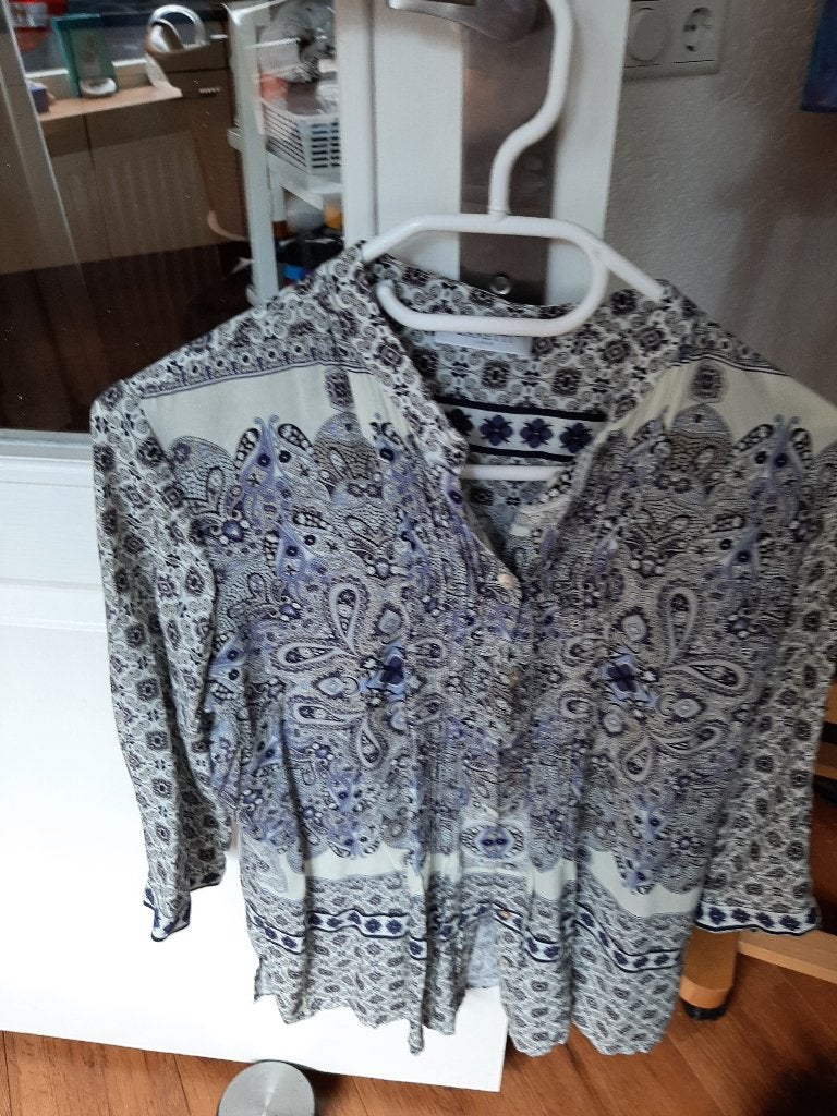 Zanetti Italy ecru met blauw motief blouse 38, Maat 38/40 (M), Blauw, Ophalen of Verzenden, Zo goed als nieuw