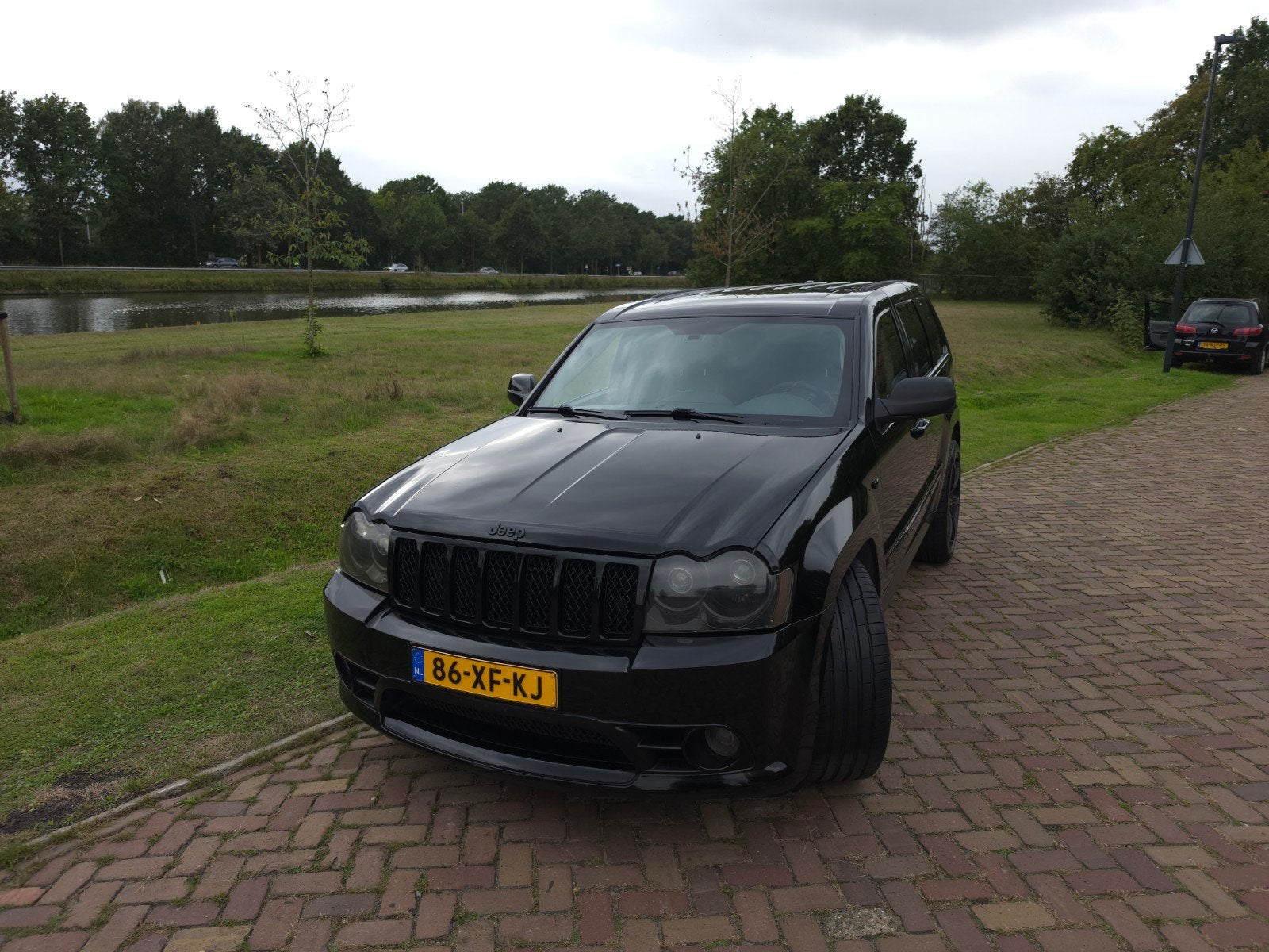 Jeep grand cherokee SRT-8, 2220 kg, 138 €/maand, 426 pk, Zwart