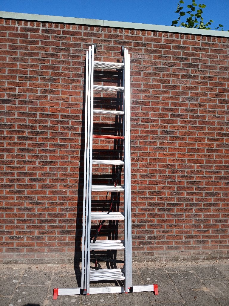 Altrex ladder uitschuifbaar tot 5.90 m. als nieuw!, Doe-het-zelf en Verbouw, Ladders en Trappen, Ophalen, Zo goed als nieuw, Ladder