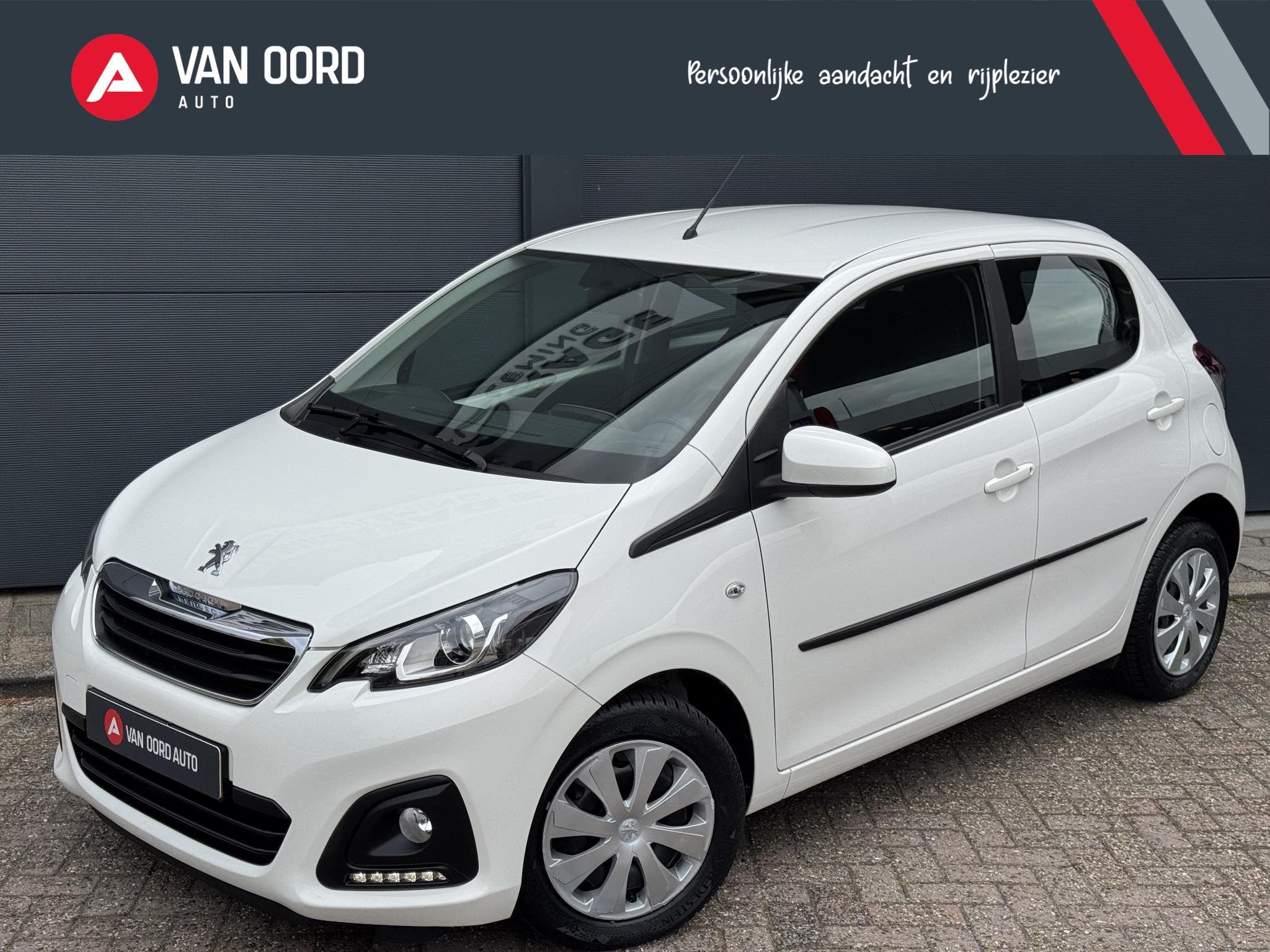 Peugeot 108 CarPlay / Camera / 100% Onderhoud / Geen Import, Voorwielaandrijving, Stof, Gebruikt, Euro 6