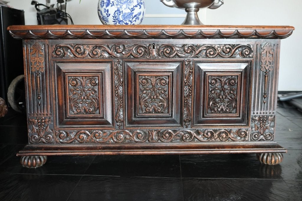 Houten kist kast dekenkist met ornament antiek meubel, Antiek en Kunst, Ophalen