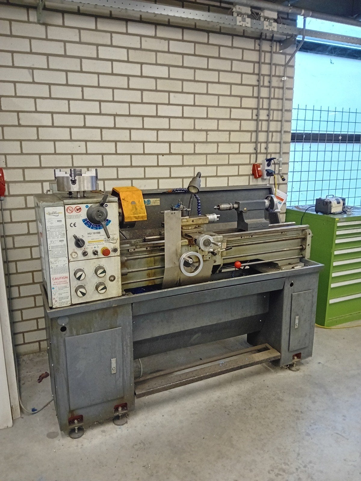 Huvema HU 1010B Draaibank met 3- en 4-klauw, Ophalen, Gebruikt, Metaaldraaibank, 1000 mm of meer