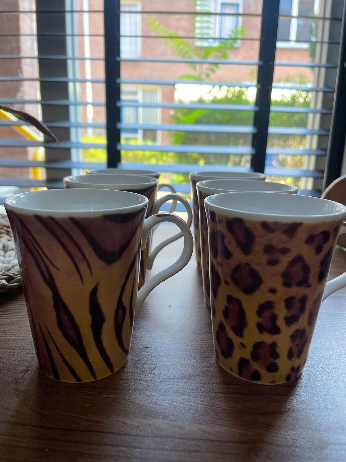 Set van 6 mokken met dierenprint (tijger en luipaard), Ophalen, Keramiek, Mok, Zo goed als nieuw