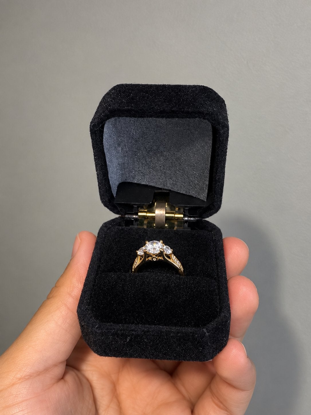 Lucardi Ring met Zirkonia - Goudkleurig, Met kristal, Overige materialen, Gebruikt, Ophalen of Verzenden