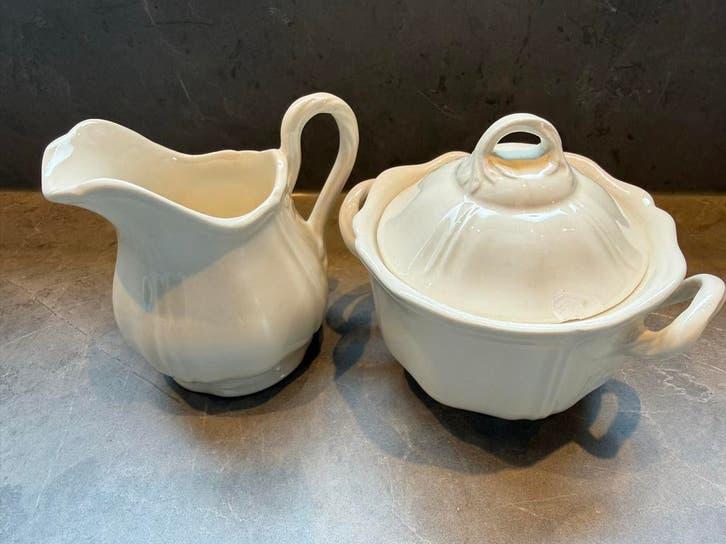 Wedgwood Queen's Plain Melk en Suiker Setje - Beschadigd, Antiek en Kunst, Ophalen
