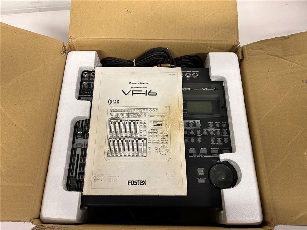 Fostex VF-16 mengpaneel in doos met toebehoren, Muziek en Instrumenten, Mengpanelen, Ophalen of Verzenden, Gebruikt, 10 tot 20 kanalen