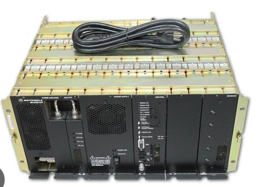 Quantar uhf repeater 110watt, Ophalen of Verzenden