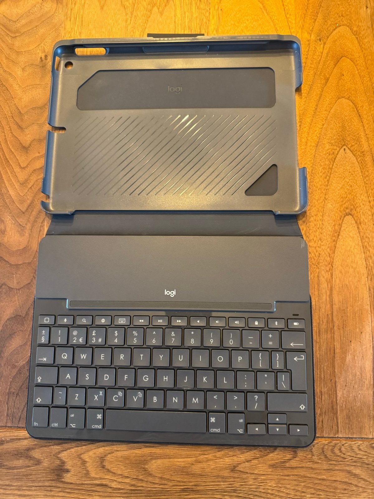 Logitech Slim Folio Toetsenbordhoes voor iPad (QWERTY), Ophalen of Verzenden, Qwerty, Gebruikt, Draadloos