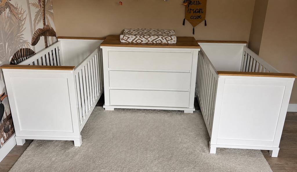 Als nieuw Complete babykamer tweeling incl. mastrasjes, Ophalen, Zo goed als nieuw, Jongetje of Meisje