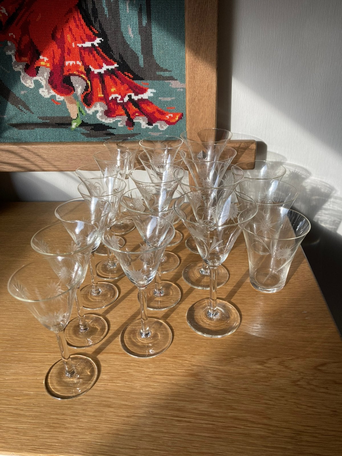 Set van 18 antieke glazen met geëtste Edelweiss motieven, Ophalen of Verzenden
