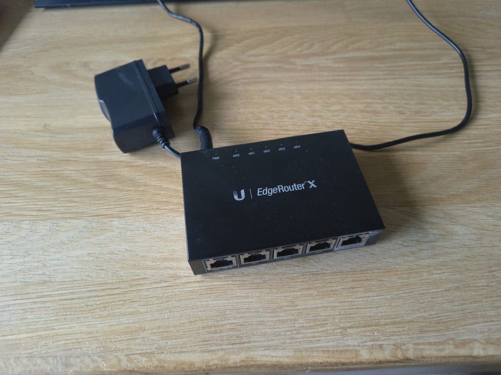 Ubiquiti EdgeRouter X, Computers en Software, Ophalen of Verzenden, Gebruikt, Router met modem, Ubiquiti