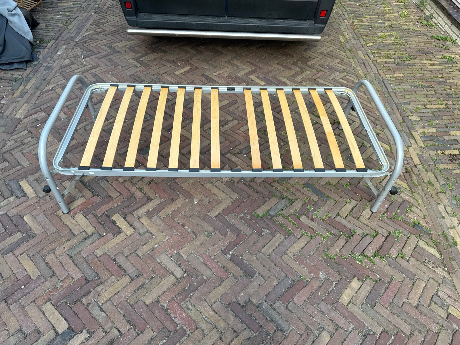 Gratis bedframe met lattenbodem inklappen en meenemen, Huis en Inrichting, Slaapkamer | Bedden, Gebruikt, 90 cm, Eenpersoons, Ophalen of Verzenden