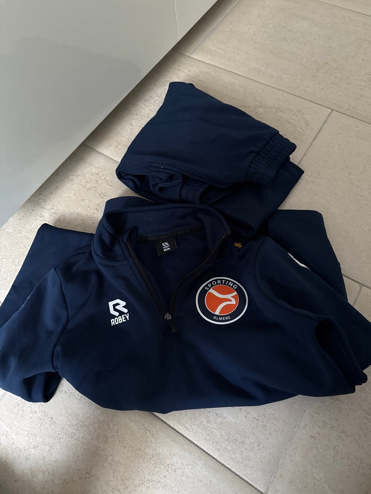 Sporting Almere Trainingspak Maat 152 - Winter tenue, Blauw, Overige maten, Ophalen of Verzenden, Voetbal
