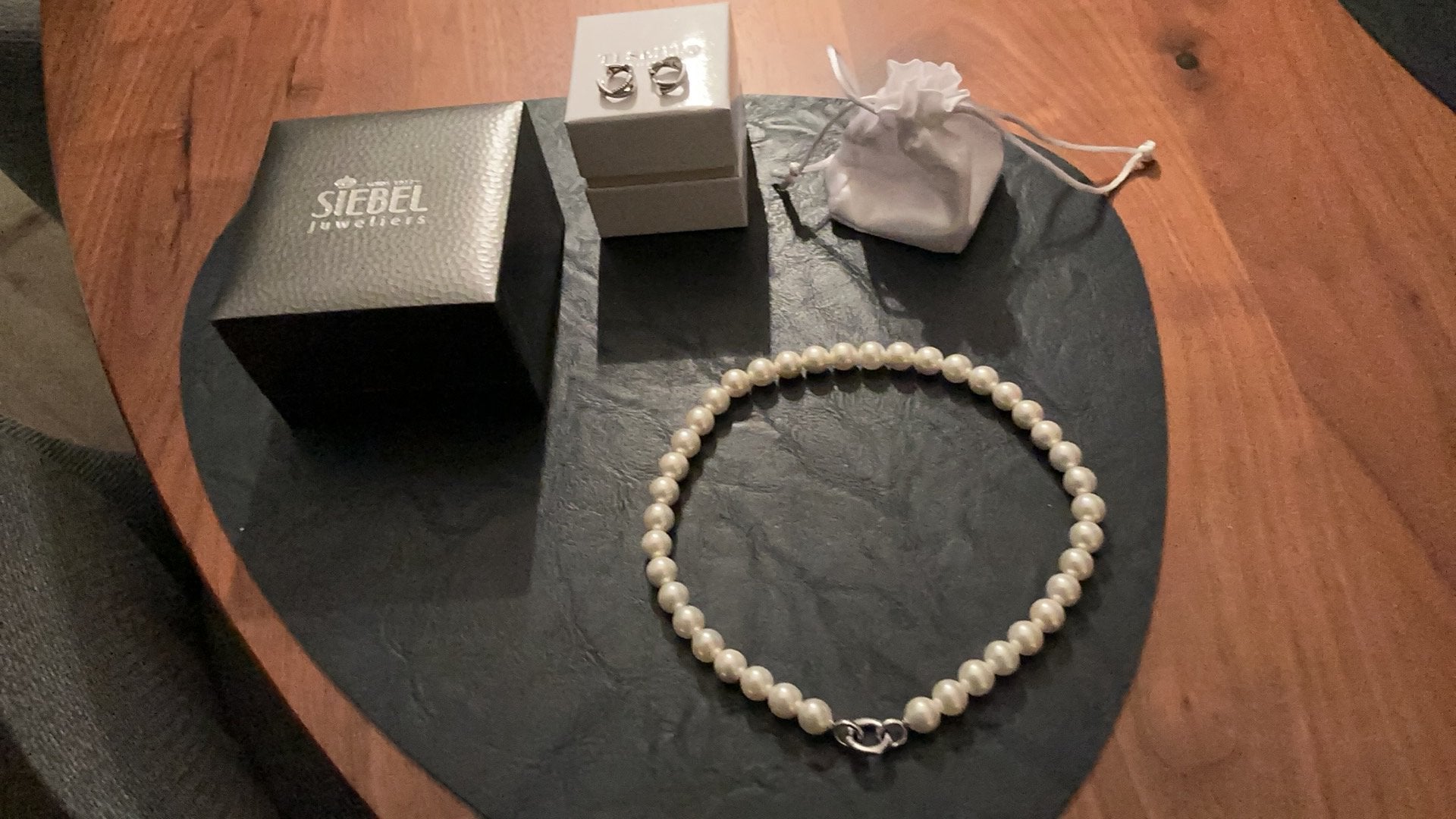 Parelketting en Zirkonia oorbellen, merk: Ti Sento, Ophalen of Verzenden, Zo goed als nieuw, Wit, Zilver