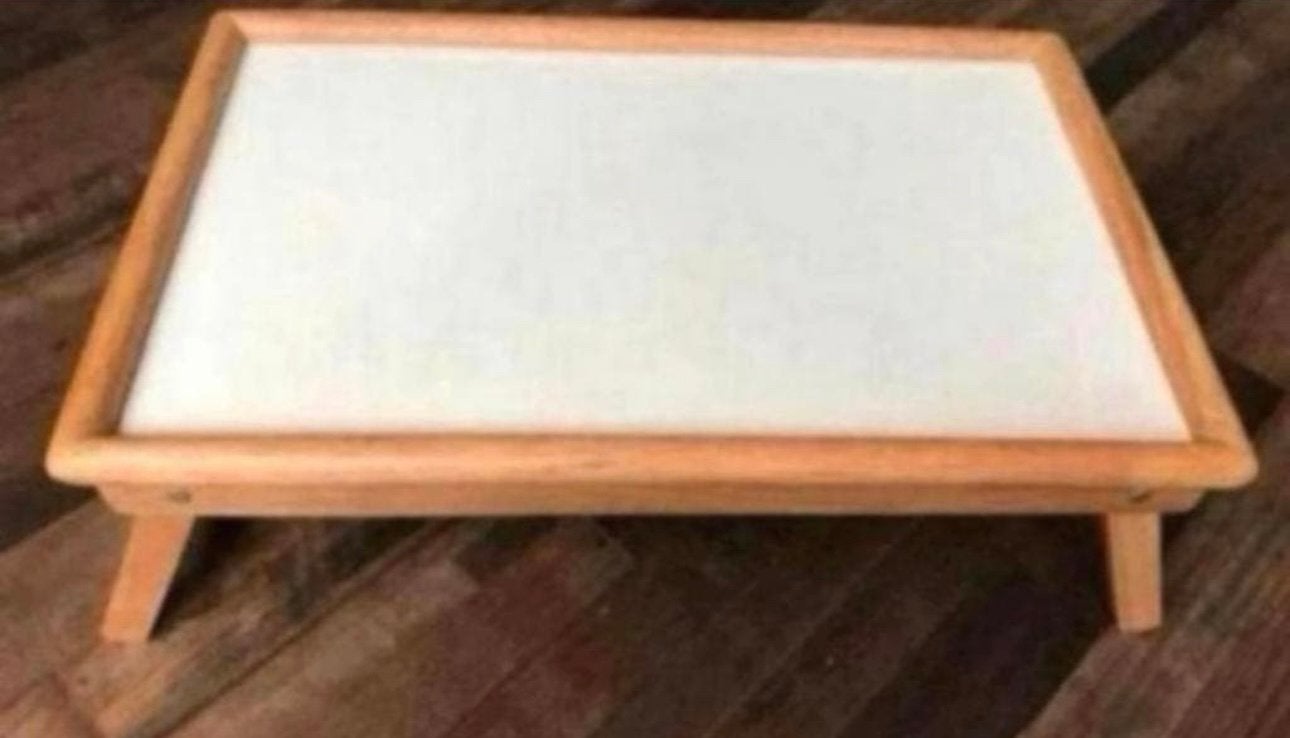 Houten rechthoekige bedtafeltje / dienblad met poten, Ophalen of Verzenden, Zo goed als nieuw, Rechthoekig