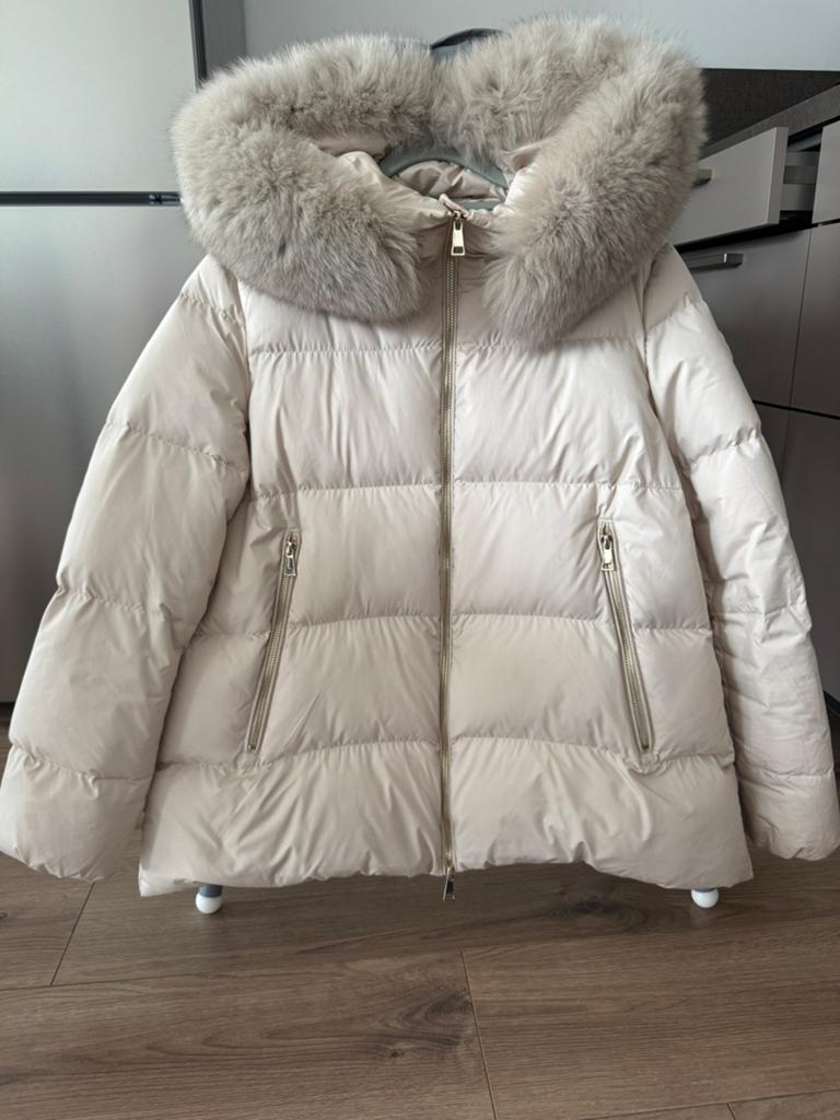 Moncler jacket, Kleding | Dames, Jassen | Winter, Ophalen of Verzenden, Zo goed als nieuw, Maat 42/44 (L), Beige