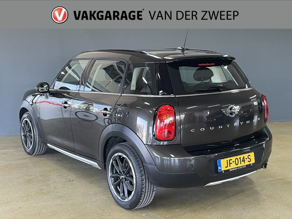 MINI Countryman 1.6 One Pepper | Navigatie | Elektrisch dak, Auto's, Mini, Voorwielaandrijving, Gebruikt, Euro 6, Bruin