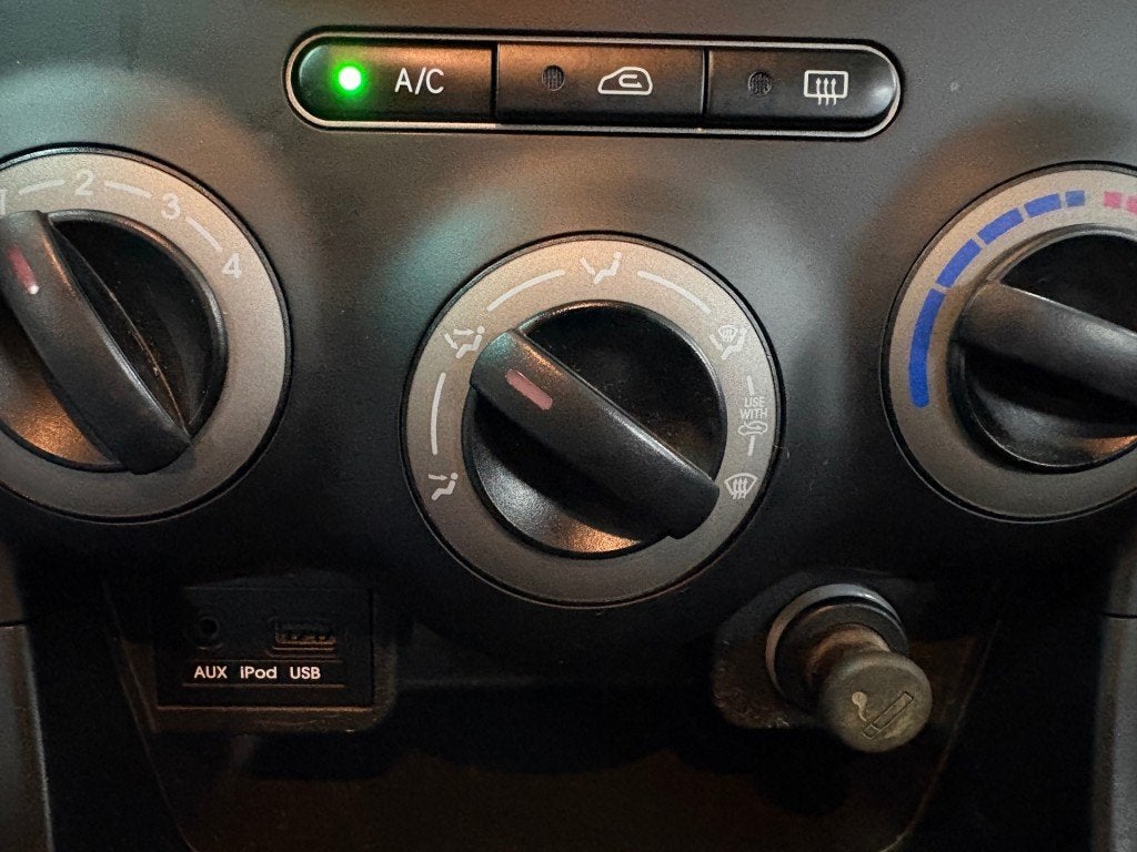 Hyundai I10 1.1 I-DRIVE COOL / AIRCO / USB / AUX / IPOD / IS, Euro 5, Gebruikt, 4 cilinders, Met garantie (alle)