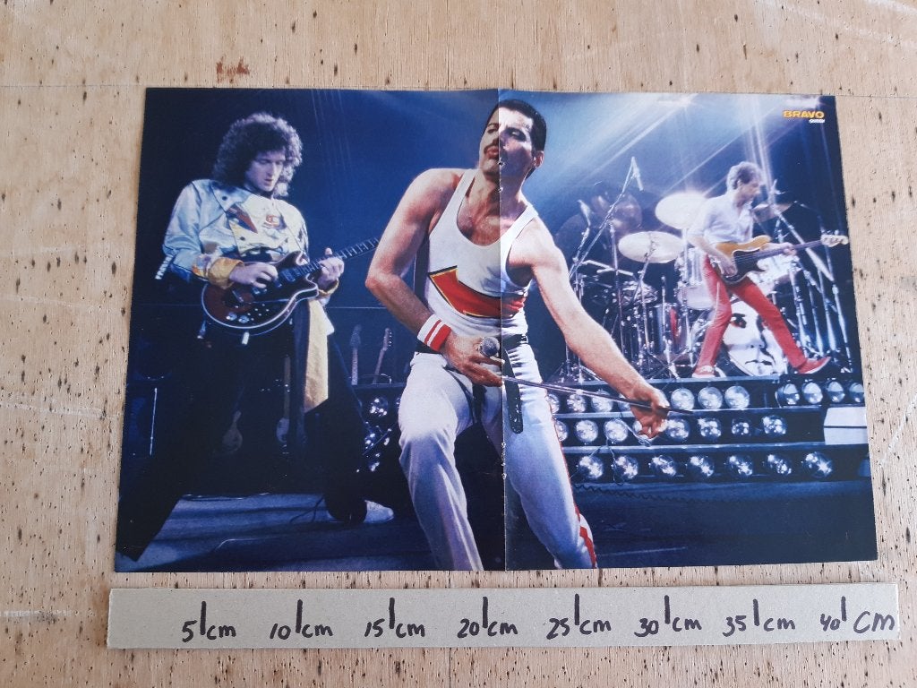 Poster Queen Extrabreit Bravo Maat A3 28x42 cm, Verzamelen, Rechthoekig Liggend, Ophalen of Verzenden, Zo goed als nieuw, A1 t/m A3