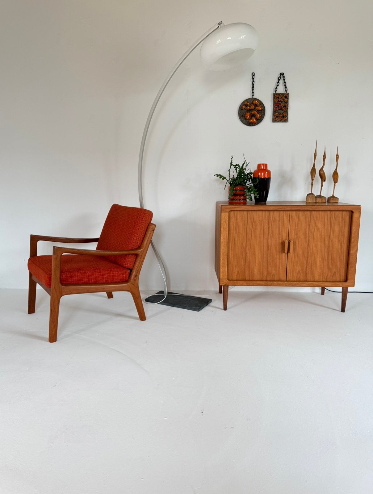 Vintage XXL verstelbare Deense booglamp ‘70, Huis en Inrichting, Vintage retro buisframe design rotan webbing papercord deens