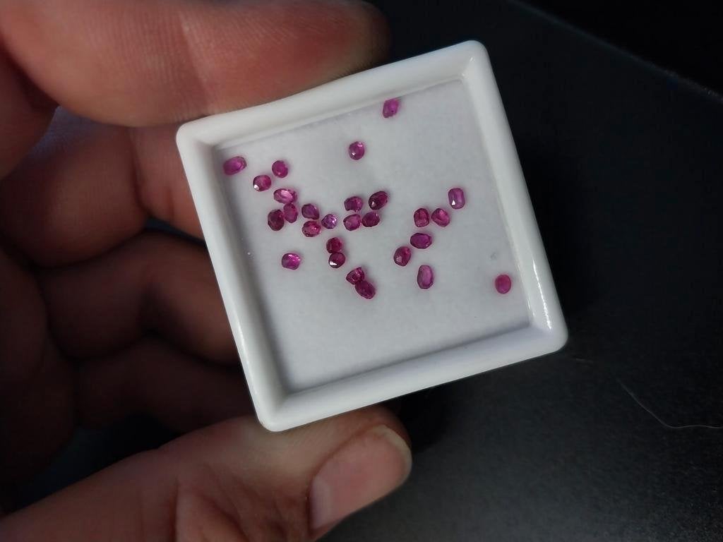 Mix lot polky cut robijn oud, Ophalen of Verzenden, Zo goed als nieuw