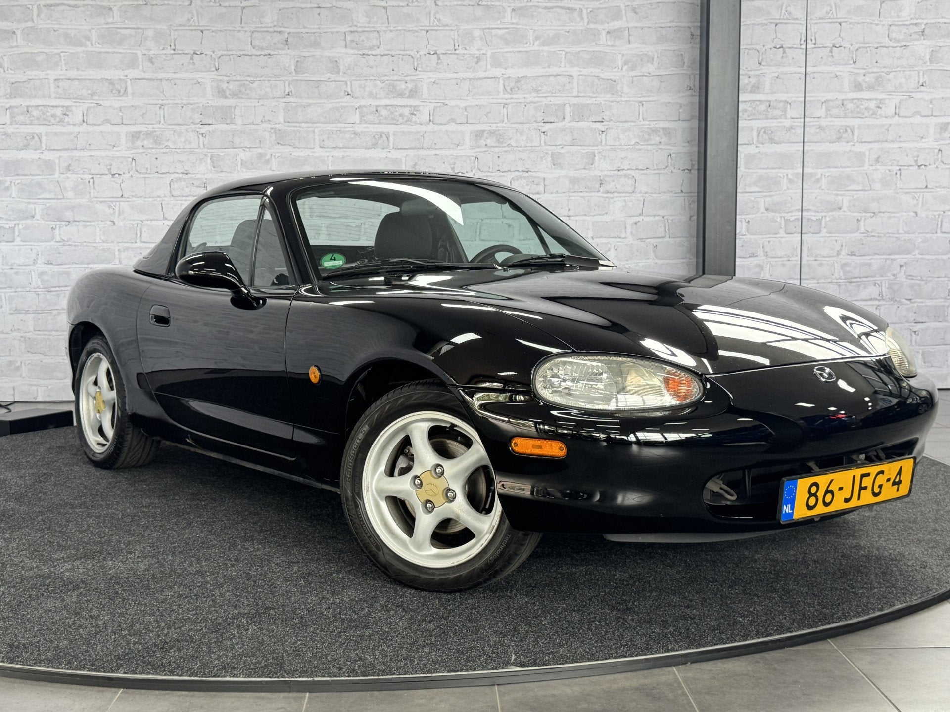 Mazda MX-5 1.6i Hardtop (bj 1999), Achterwielaandrijving, Cabriolet, Zwart, Bedrijf