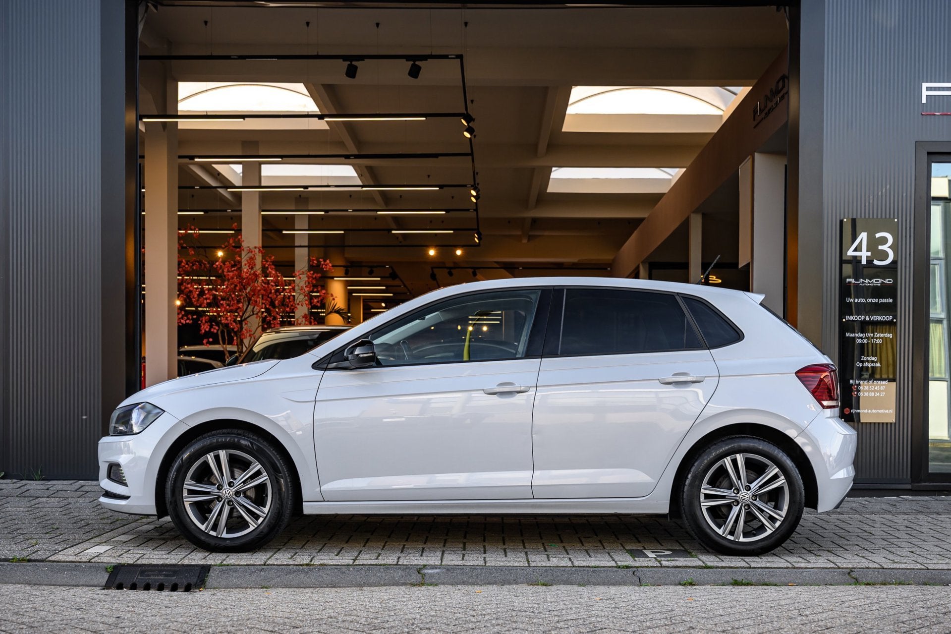 Volkswagen Polo 1.0 TSI Comfortline, Dealer onderhouden, Stof, Gebruikt, Zwart