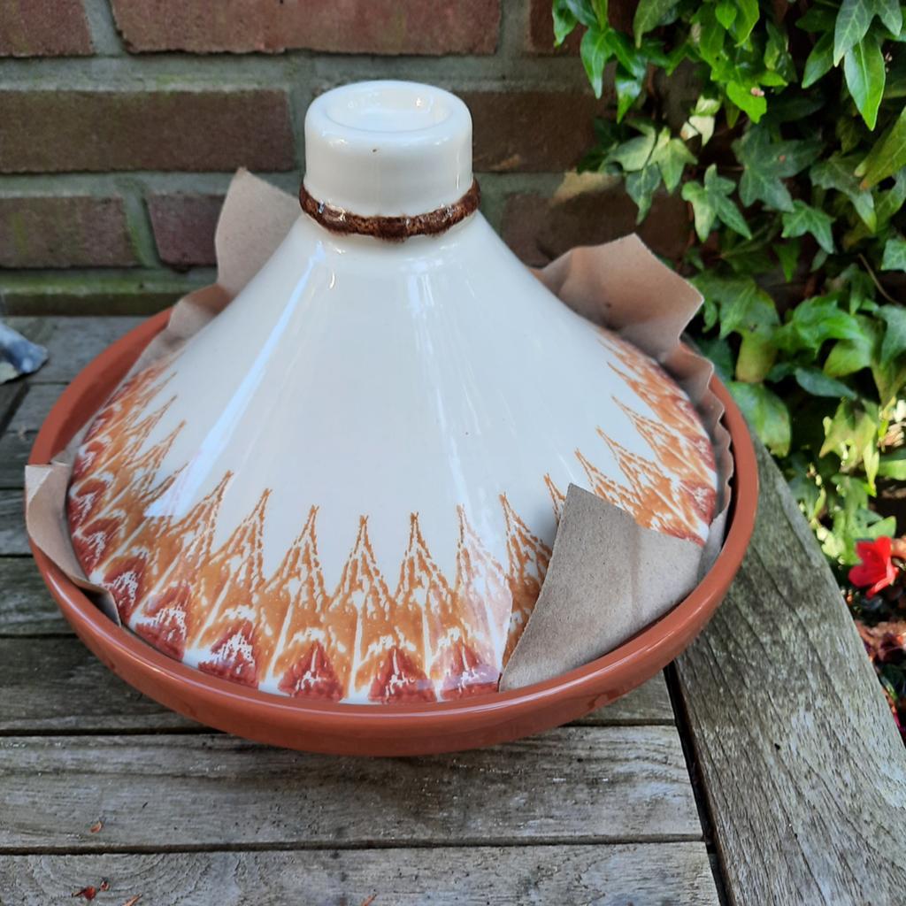 Tajine, aardewerk, schaal en trechtervormig deksel, Ophalen of Verzenden, Nieuw, Overige materialen, Overige typen