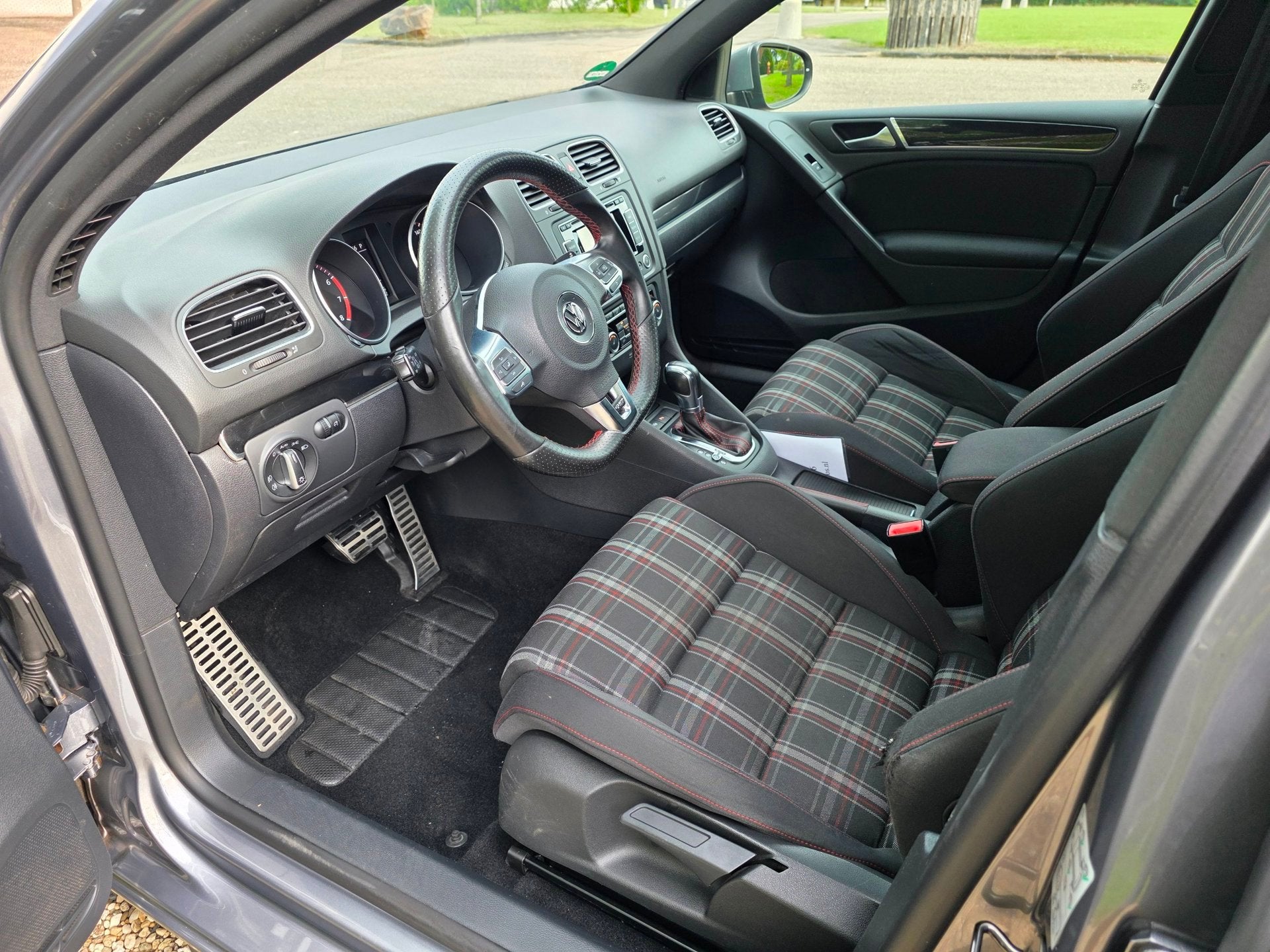 Volkswagen Golf 2.0 GTI AUTOMAAT/dak/XENON/trekhaak, Euro 5, Gebruikt, 4 cilinders, 14 km/l
