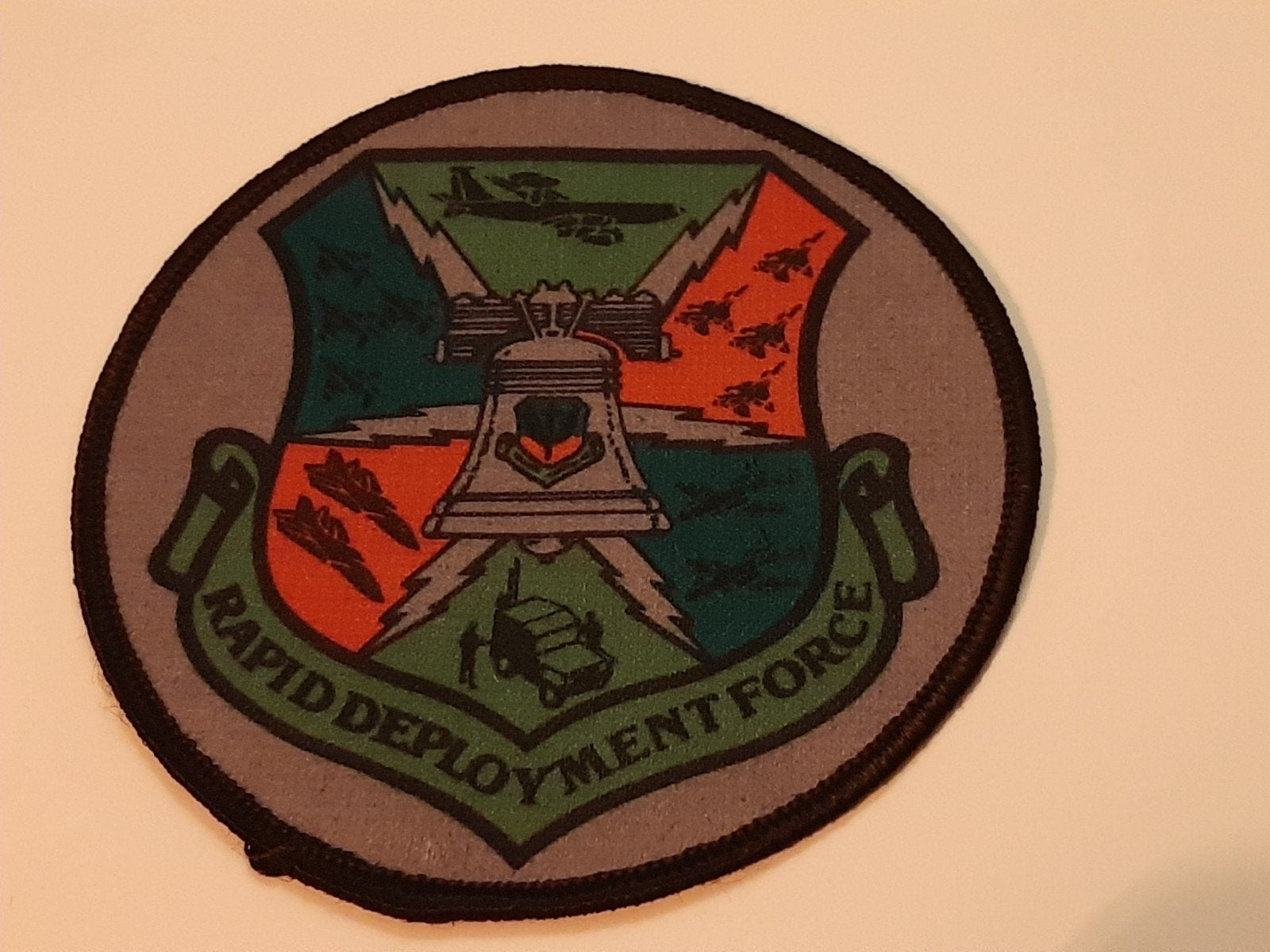USAF  - RAPID  DEPLOYMENT FORCE  /patch  92 mm.rond., Ophalen of Verzenden, Luchtmacht, Amerika, Embleem of Badge