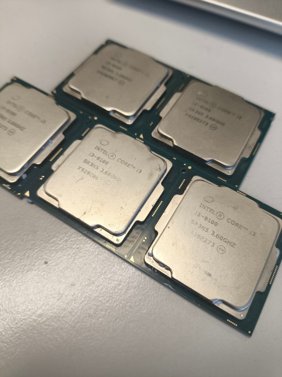 Intel i3-8100 3.6Ghz CPU's, Computers en Software, Processors, Ophalen, 3 tot 4 Ghz