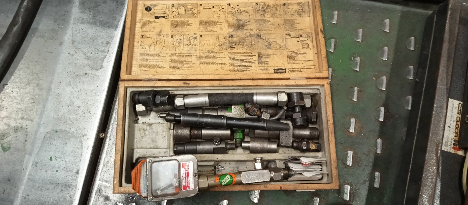 Motometer compressietester diesel in houten kist, Ophalen of Verzenden, Gebruikt, Universele onderdelen