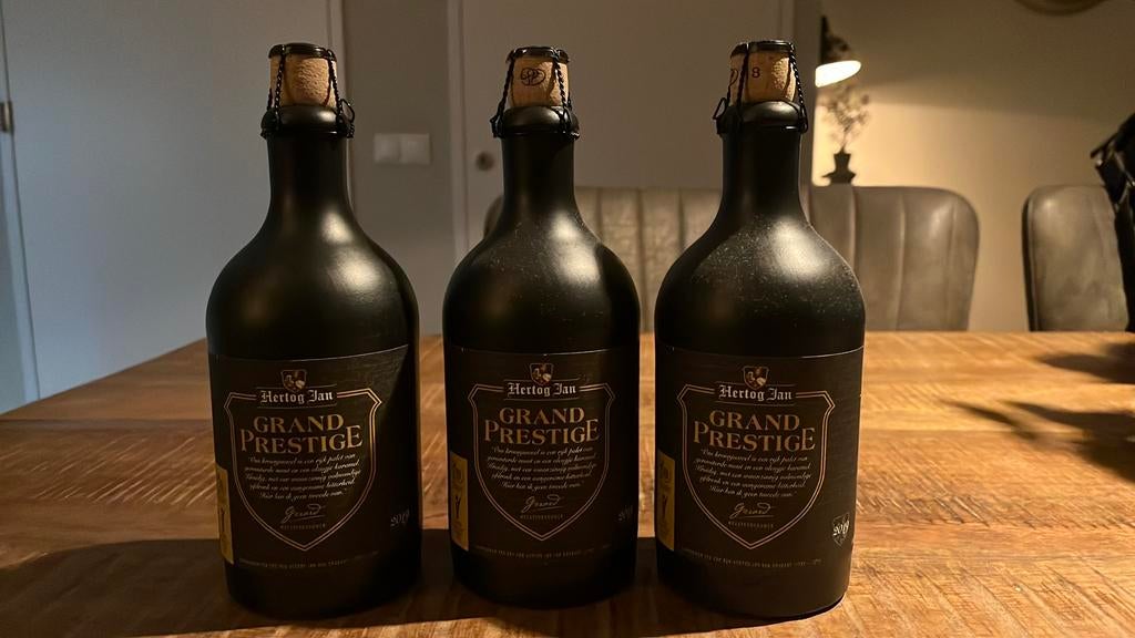 Hertog Jan Grand Prestige 2019 kruikjes 3 stuks, Ophalen, Zo goed als nieuw, Frankrijk, Rode wijn
