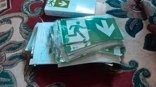 Nooduitgang stickers - Nieuw in verpakking partij, Ophalen, Nieuw