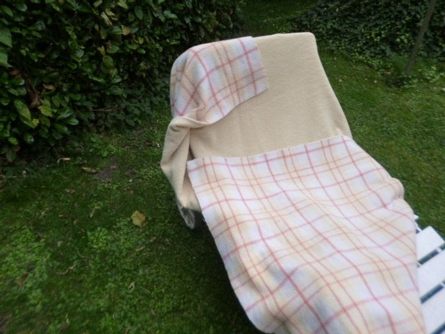 Dralon deken 240 x 210 cm 2 pers izgs, Huis en Inrichting, Ophalen of Verzenden, Gebruikt