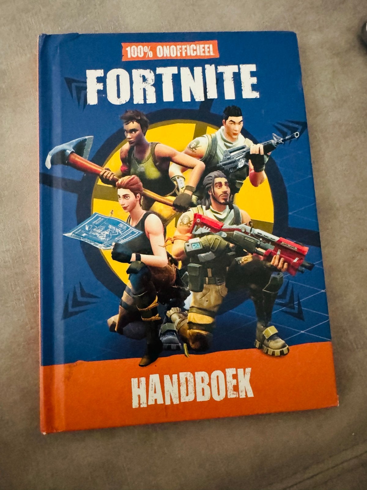 Fortnite Handboek - 100% Onofficieel, Ophalen, Zo goed als nieuw