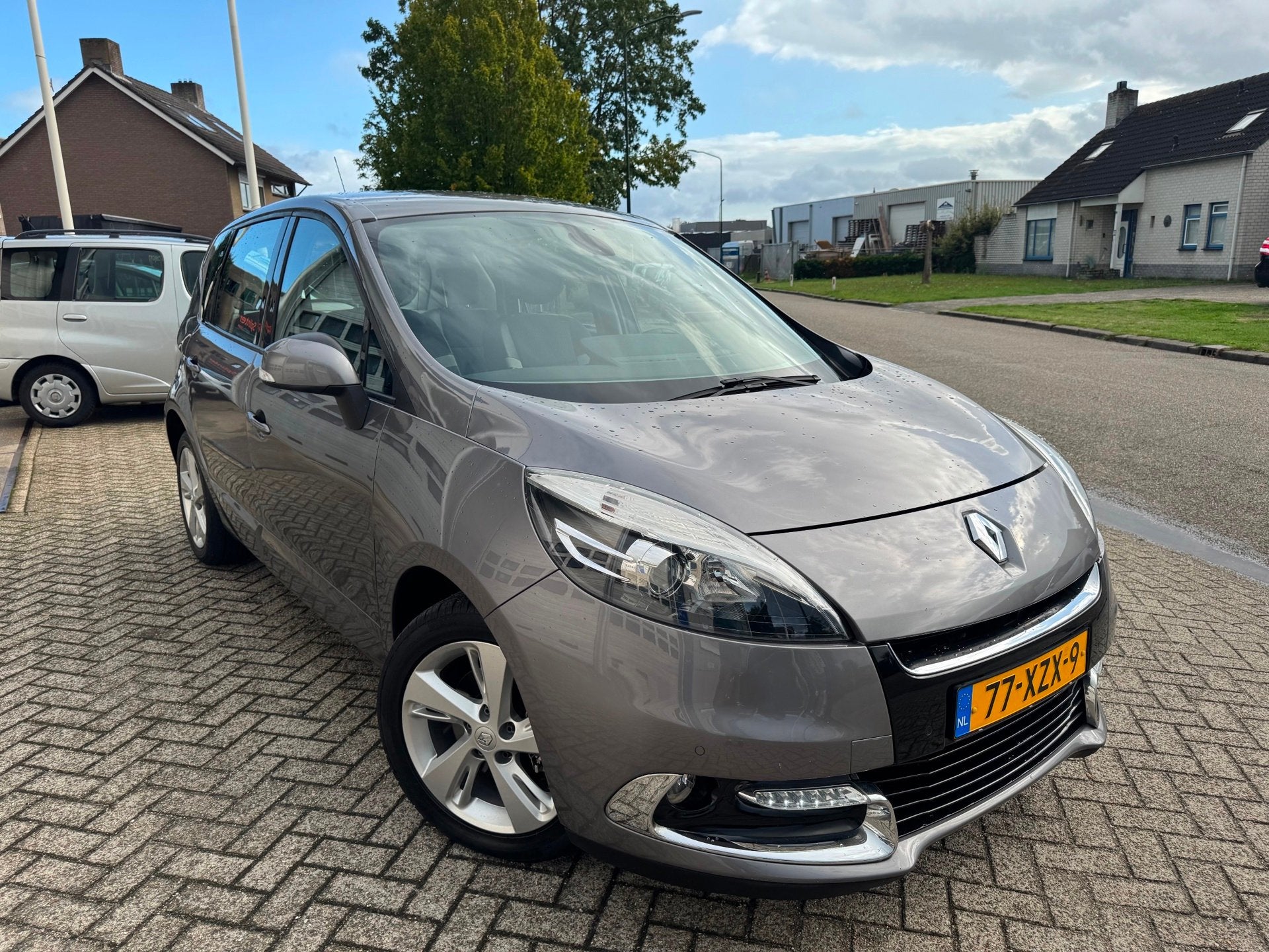 Renault Scénic 1.2 TCe Dynamique CAMERA, Cruise, NAP, Voorwielaandrijving, Euro 5, Parkeersensor, Gebruikt