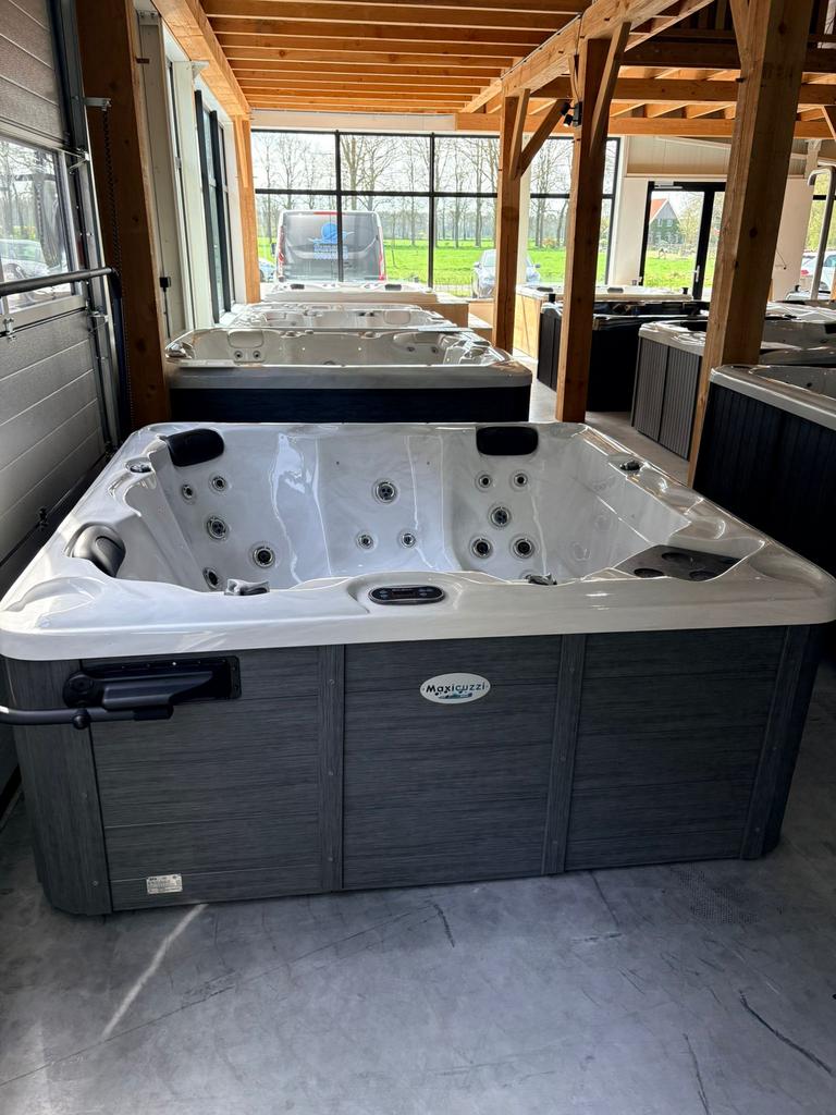 Jacuzzi spa balboa sunspa garantie, Tuin en Terras, Bubbelbaden en Hottubs, Ophalen of Verzenden, Zo goed als nieuw