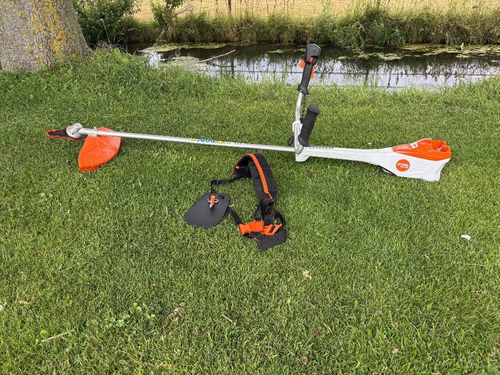 Stihl FSA 135 accu bosmaaier met mes, DEMO machine!, Tuin en Terras, Bosmaaiers, Gebruikt, Accu, 10 tot 30 cm, Ophalen