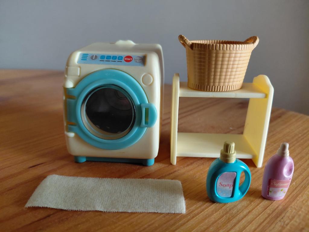 Sylvanian families wasmachine/wasmiddel, Ophalen of Verzenden, Zo goed als nieuw, Poppenhuis