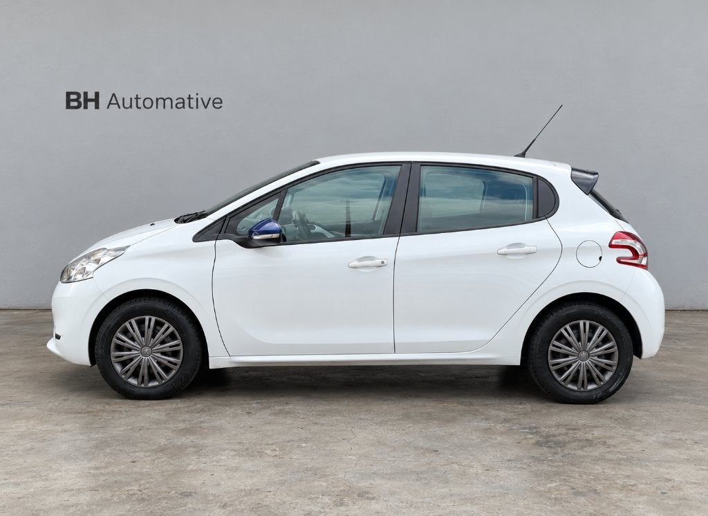 Peugeot 208 1.0 VTI 50KW/68PK 5-D 2015 Wit, Voorwielaandrijving, 450 kg, Alcantara, Origineel Nederlands